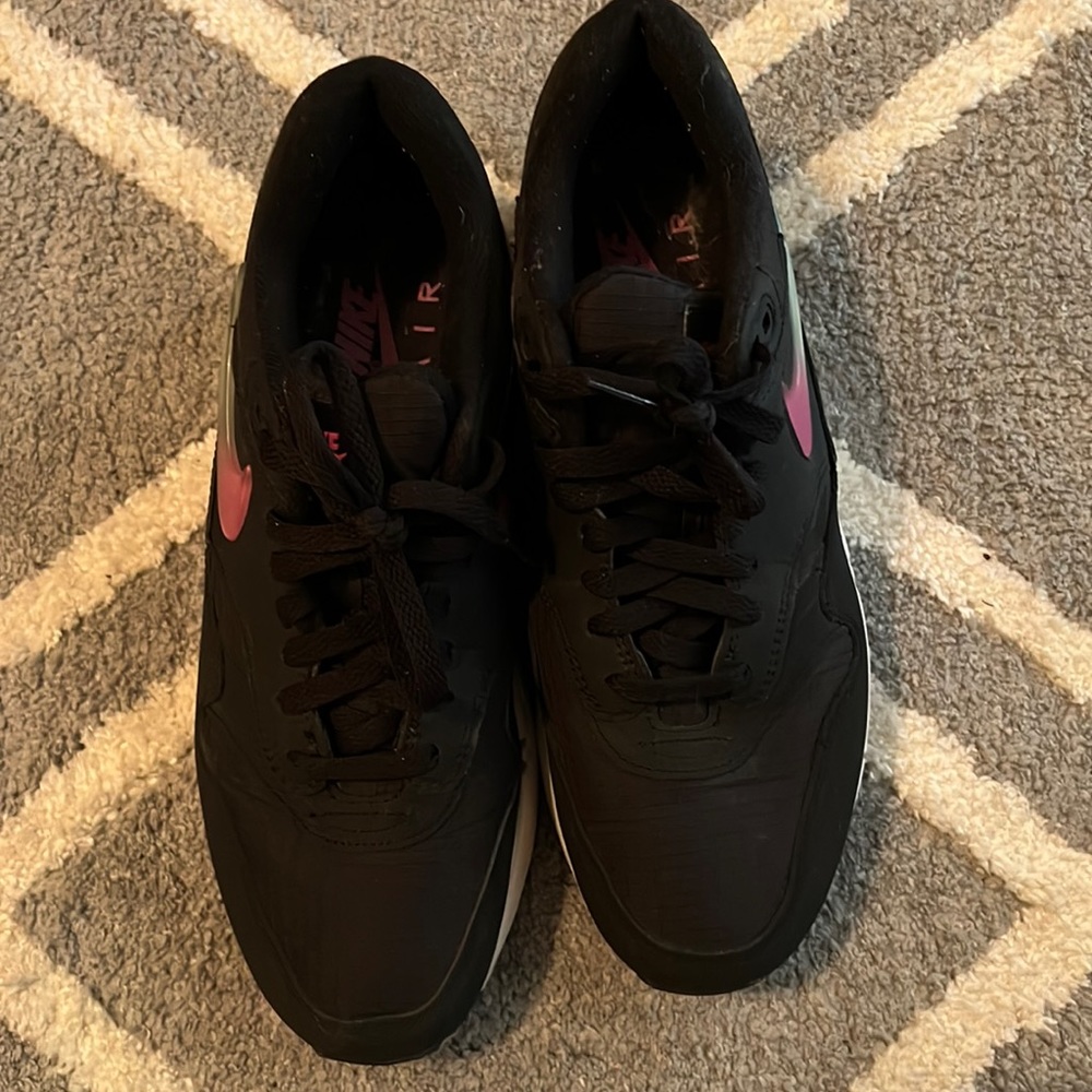 NIKE Air Max 1SE Jelly Jewel. Black/ Iridescent - Picture 5 of 11
